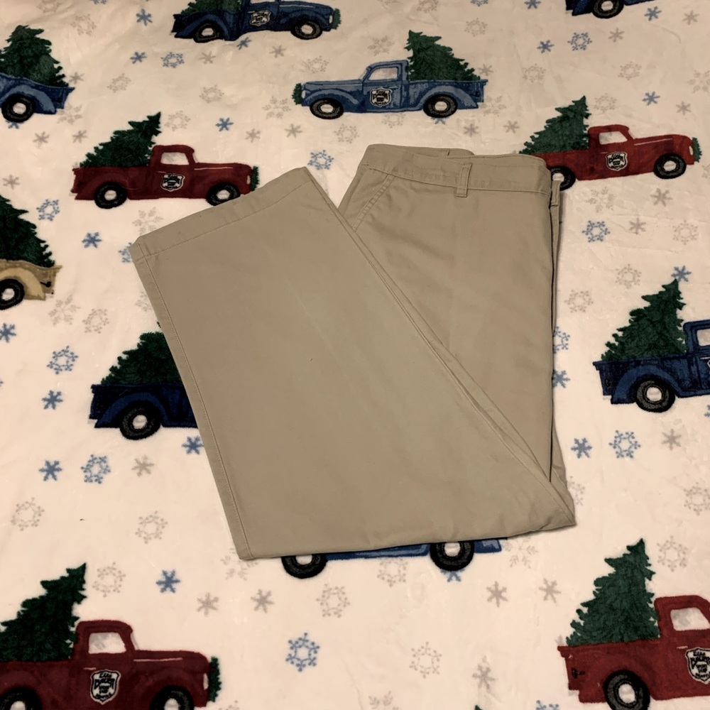Men’s khaki dress pants